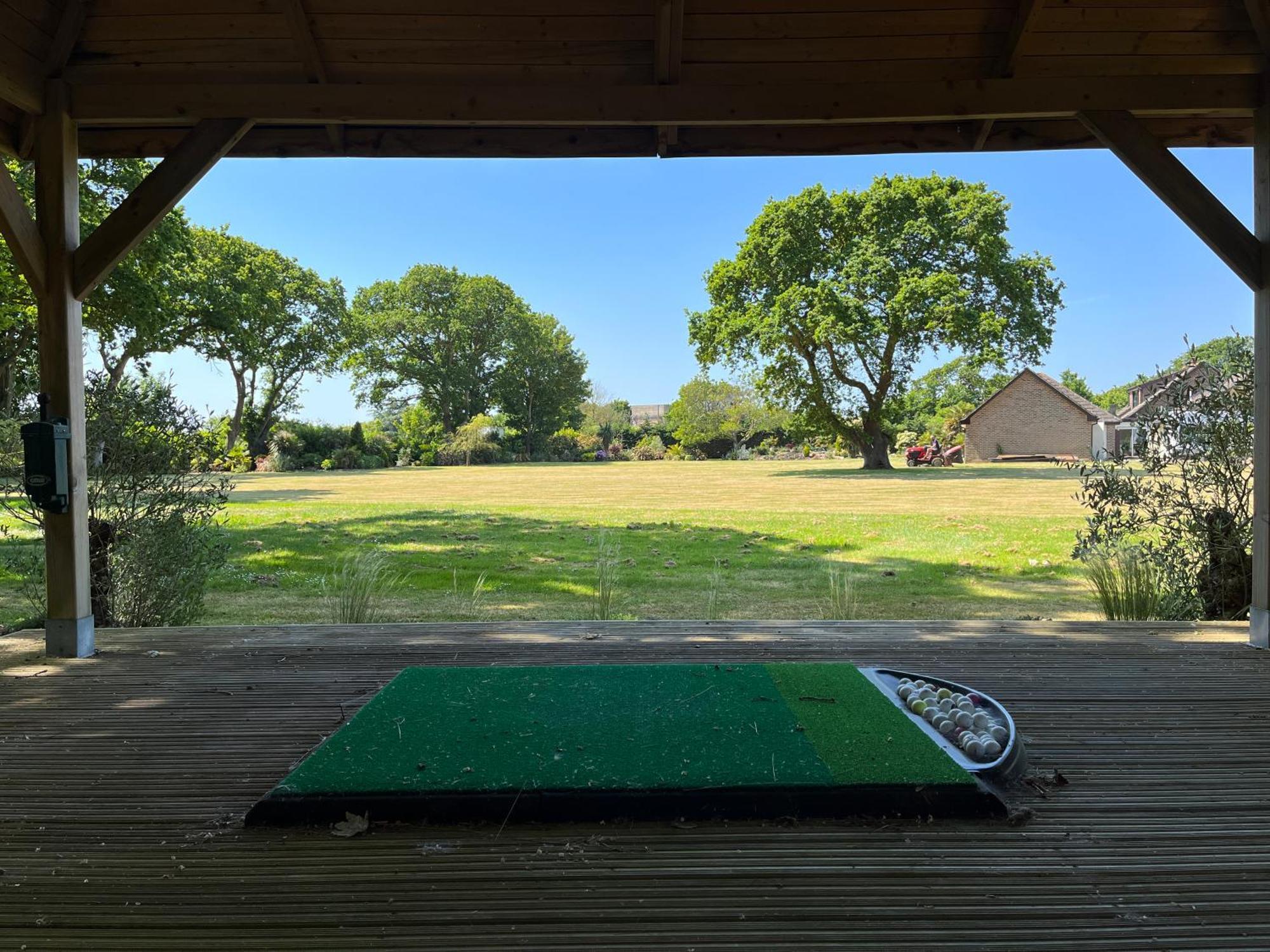 Stay At 'The Elms' In Tranquil Church Norton, Selsey - Ground Floor Bedroom, Own Private Bathroom, Quiet Beach, 2 Acre Garden By The Sea, On Edge Of Wildlife Nature Reserve エクステリア 写真